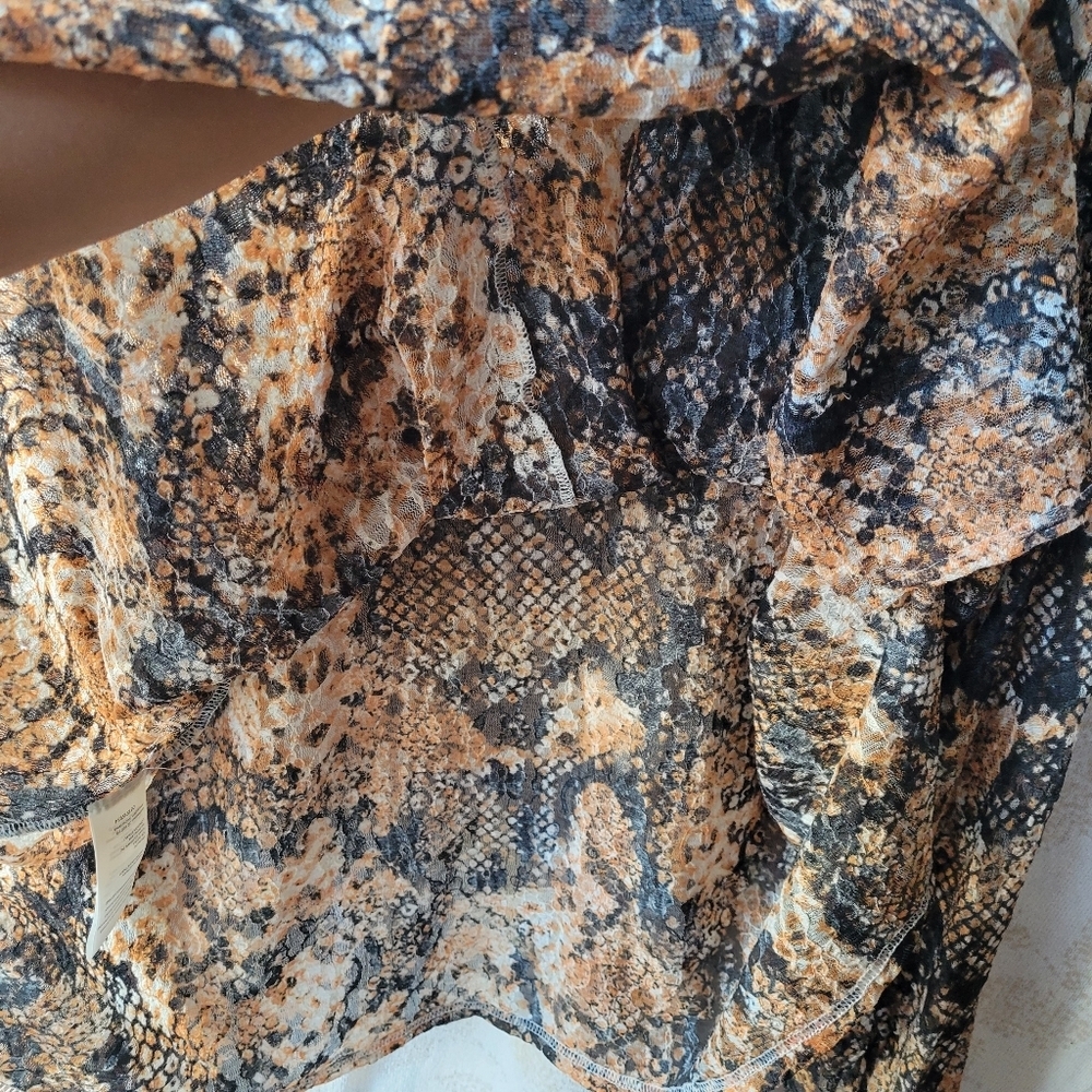 Free People Womens M Sheer Top Blouse Snake Animal Print Lace Boho Retail $98 - Picture 10 of 13